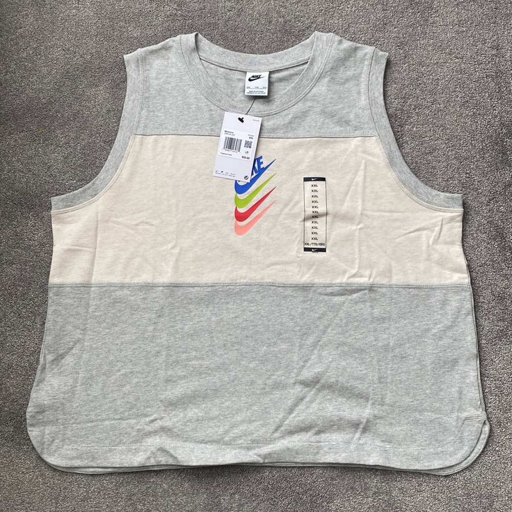 Nike Womens sleeveless top